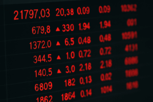 台股開盤小跌6點 台積電重返千元大關