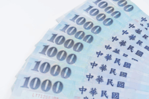 台幣強升掀換匯潮　29字頭登場 民眾搶買美元日圓 專家曝「關鍵價位」