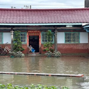 颱風豪雨後泡水車、屋損怎麼辦？補助與理賠一次看　車體險須加保「颱風洪水險」才賠