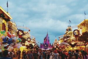 「全球最幸福樂園蒙陰霾」　佛州迪士尼一個月內4人身亡引關注