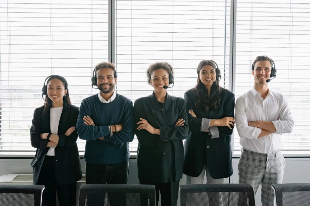 企業客服轉向即時互動AI接手下班諮詢